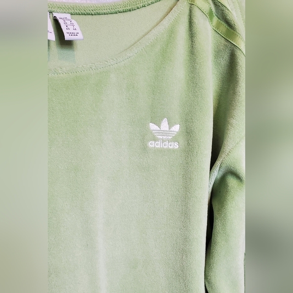 Adidas Green Velour Off The Shoulder Cropped Sweatshirt Size Medium - Picture 10 of 12